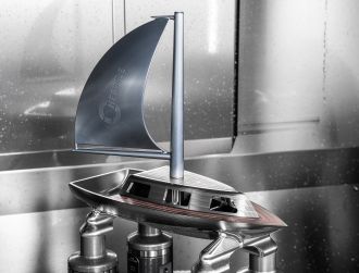Hermle unites milling with Additive Manufacturing in "Sailing boat" project.