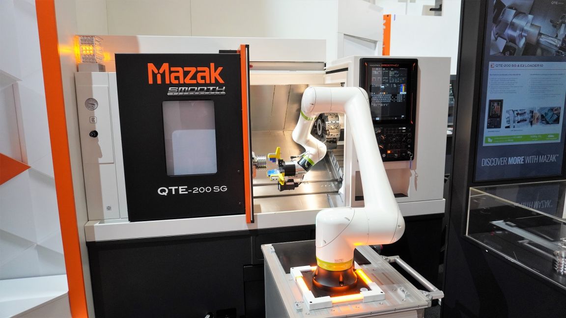 Mazak Ez Loader 10 cobot with QTE-200 SG machiningcentre