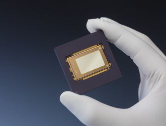 Spatial light modulator micromirror array in ceramic packaging © Fraunhofer IPMS