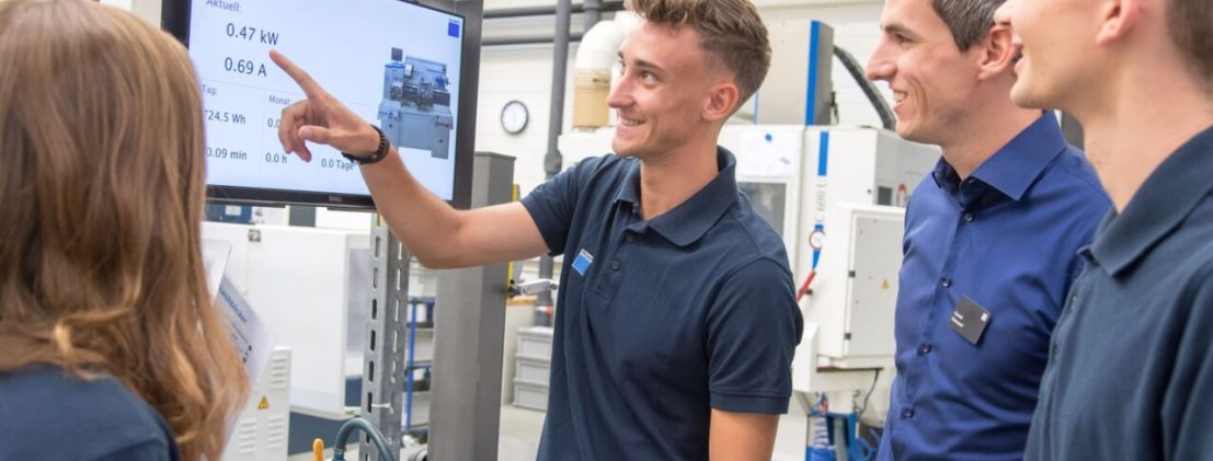 Digitalization is changing the  nature of training in machine  tool factories. At Trumpf,  based in Ditzingen, well over  half of the apprenticeships  are already IT-related. Photo: Trumpf