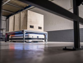 The Staubli PF3 automated guided vehiclemasters uneven industrial surfaces thanks to the patented Stäubli drive unit.