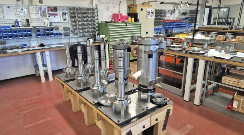 Spinner spindle and turret manufacturing