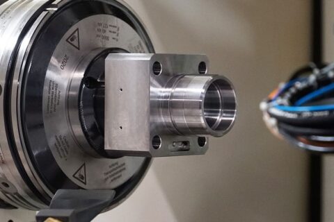 Smart Factory: fully automated flexible production with automatic clamping device changeover from Hainbuch